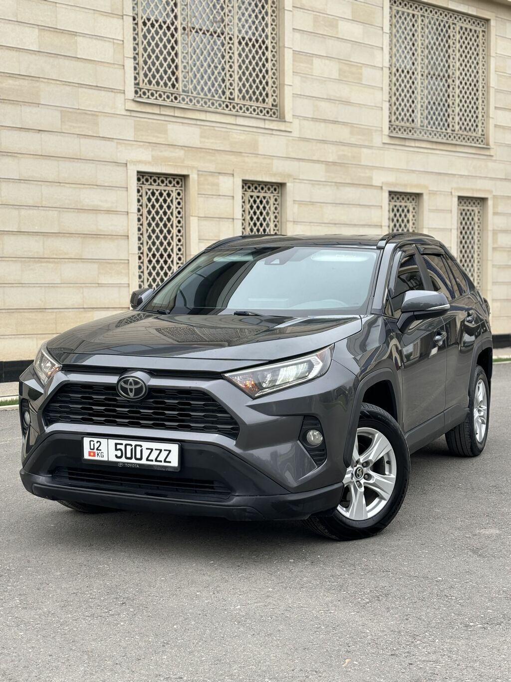 Toyota RAV4: 2020 г., 2.5 л, Автомат, Бензин, Кроссовер: фото 2