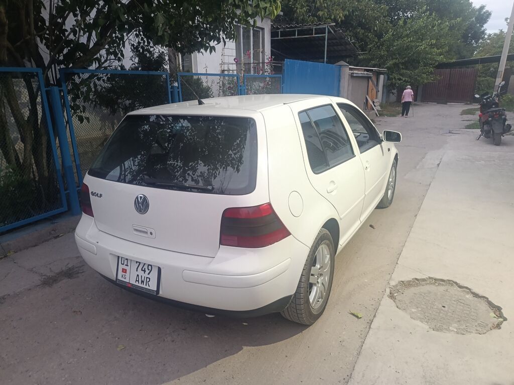 Volkswagen Golf: 2003 г., 2 л, Автомат, Бензин, Лифтбек: фото 3