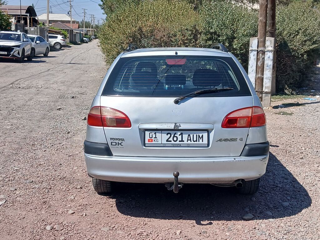 Toyota Avensis: 2003 г., 2 л, Механика, Дизель, Универсал: фото 3