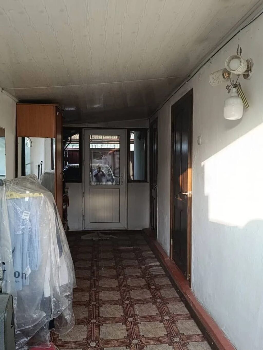 Продается полдома в маевке(до трассы 2 минуты) 4 сотки. Имеется две: фото 2