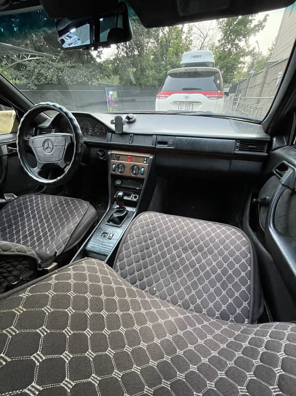 Mercedes-Benz E-Class: 1994 г., 2 л, Механика, Бензин, Универсал: фото 5