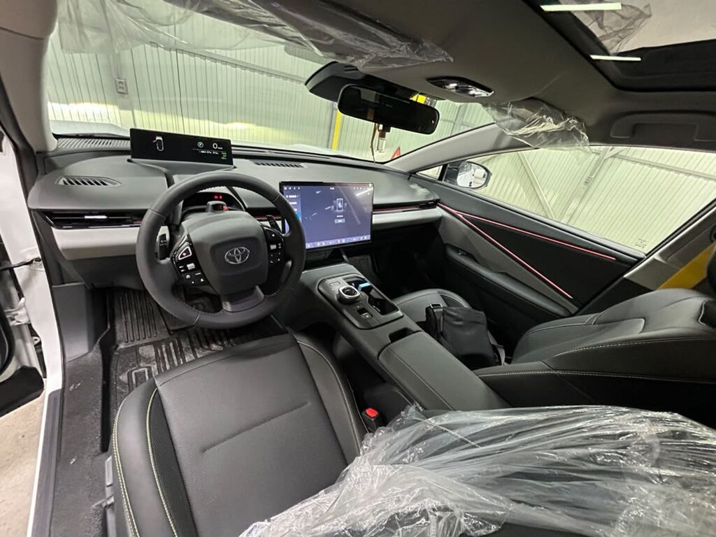 Toyota bZ5: 2026 г., 0.1 л, Автомат, Электромобиль, Лифтбек: фото 4