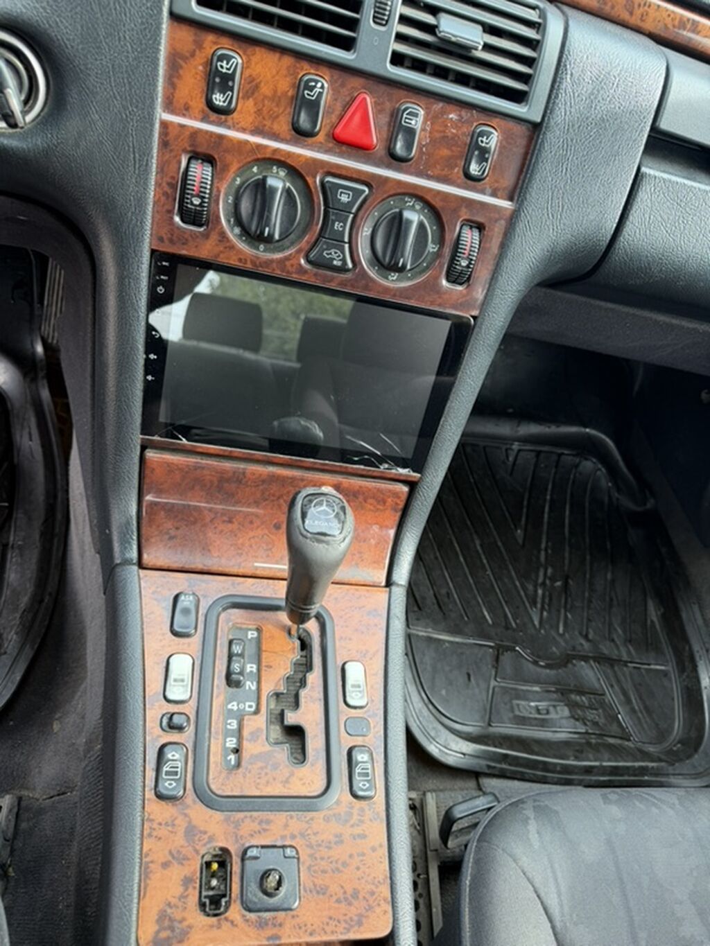 Mercedes-Benz E-Class: 1999 г., 3.2 л, Автомат, Газ, Седан: фото 7
