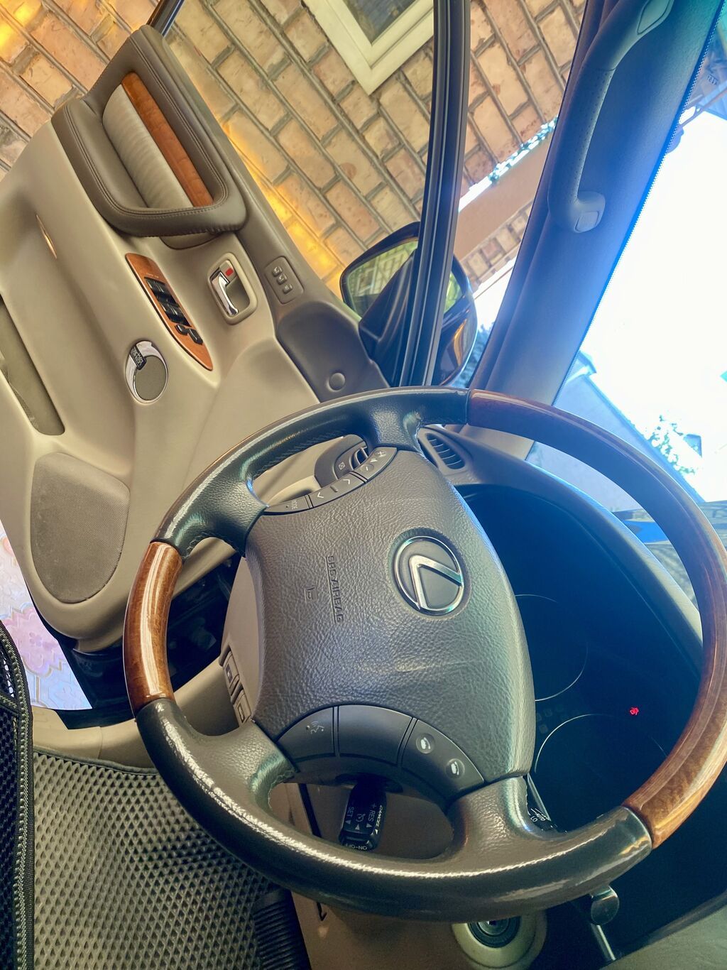 Lexus LX: 2005 г., 4.7 л, Автомат, Бензин, Внедорожник: фото 7