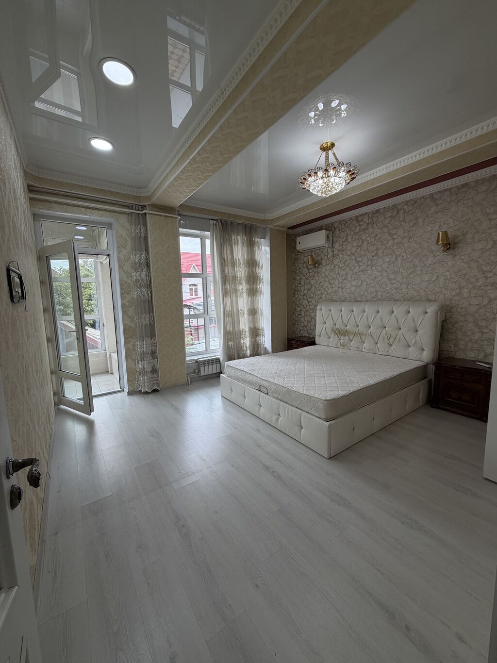180 м², 4 комнаты, Азия Молл, Без животных: фото 3