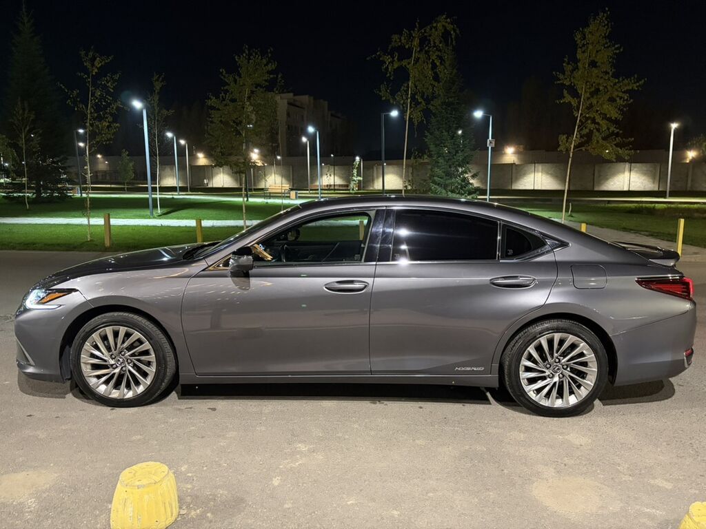 Lexus ES: 2019 г., 2.5 л, Вариатор, Гибрид, Седан: фото 2