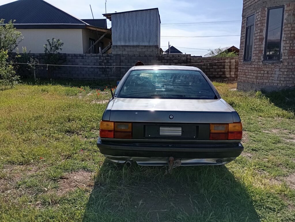 Audi : 1980 г., Механика, Седан: фото 4