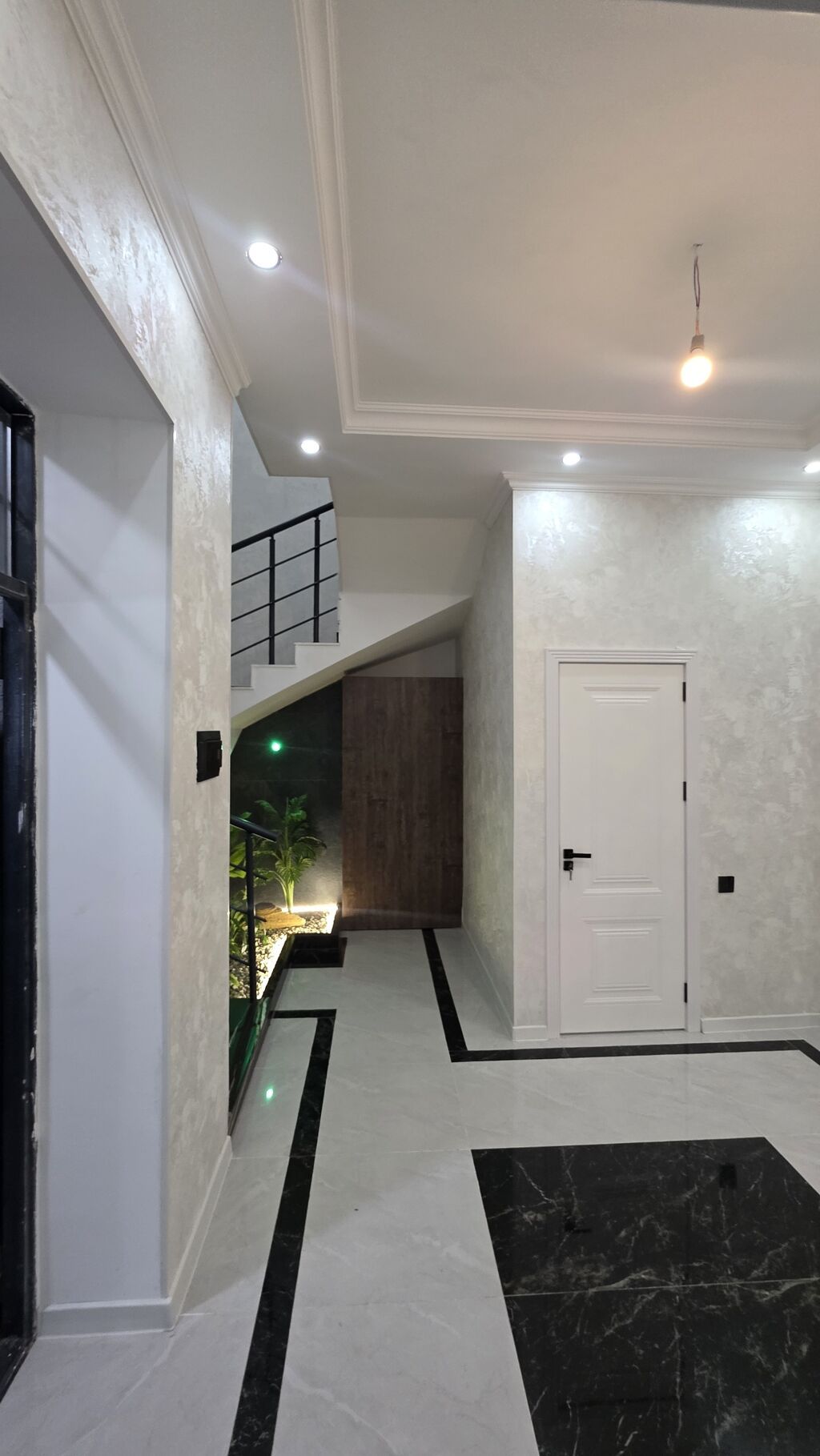 4 otaqlı, 168 kv. m, Yeni təmirli