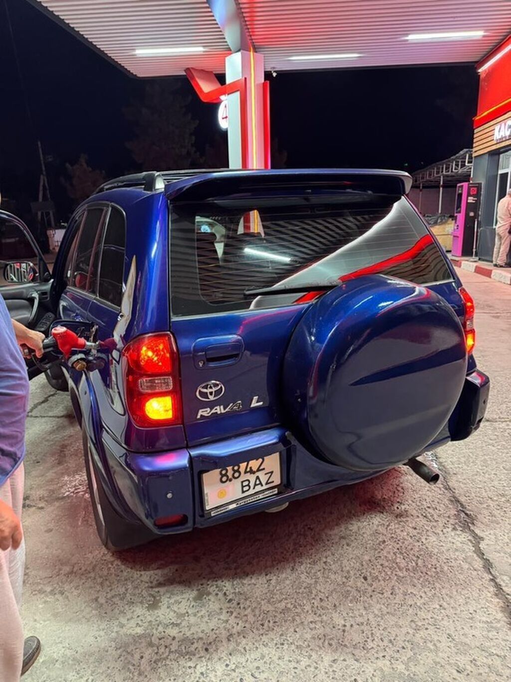 Toyota RAV4: 2004 г., 2.4 л, Автомат, Бензин, Внедорожник: фото 3