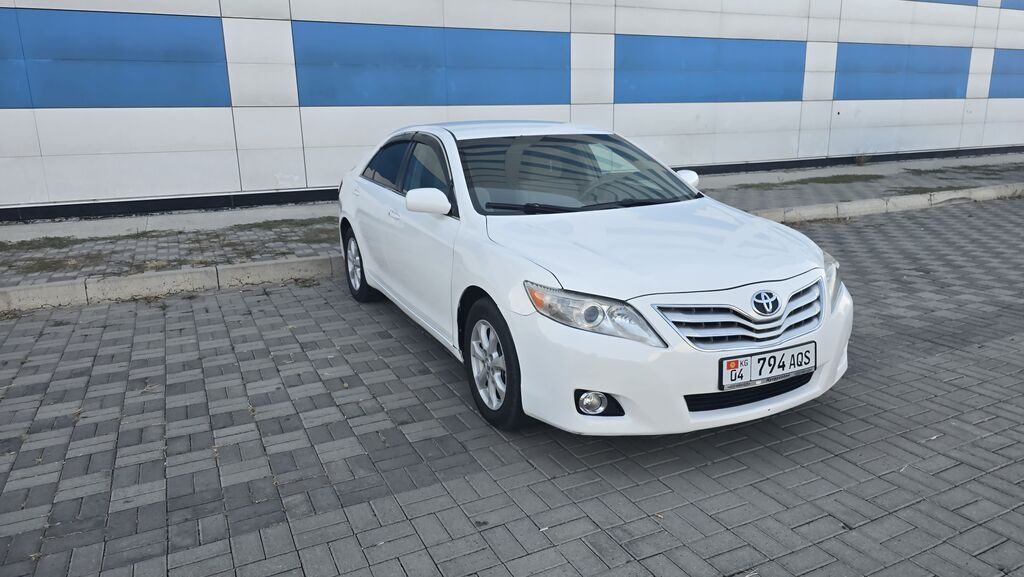 Toyota Camry: 2010 г., 2.5 л, Автомат, Бензин, Седан: фото 2