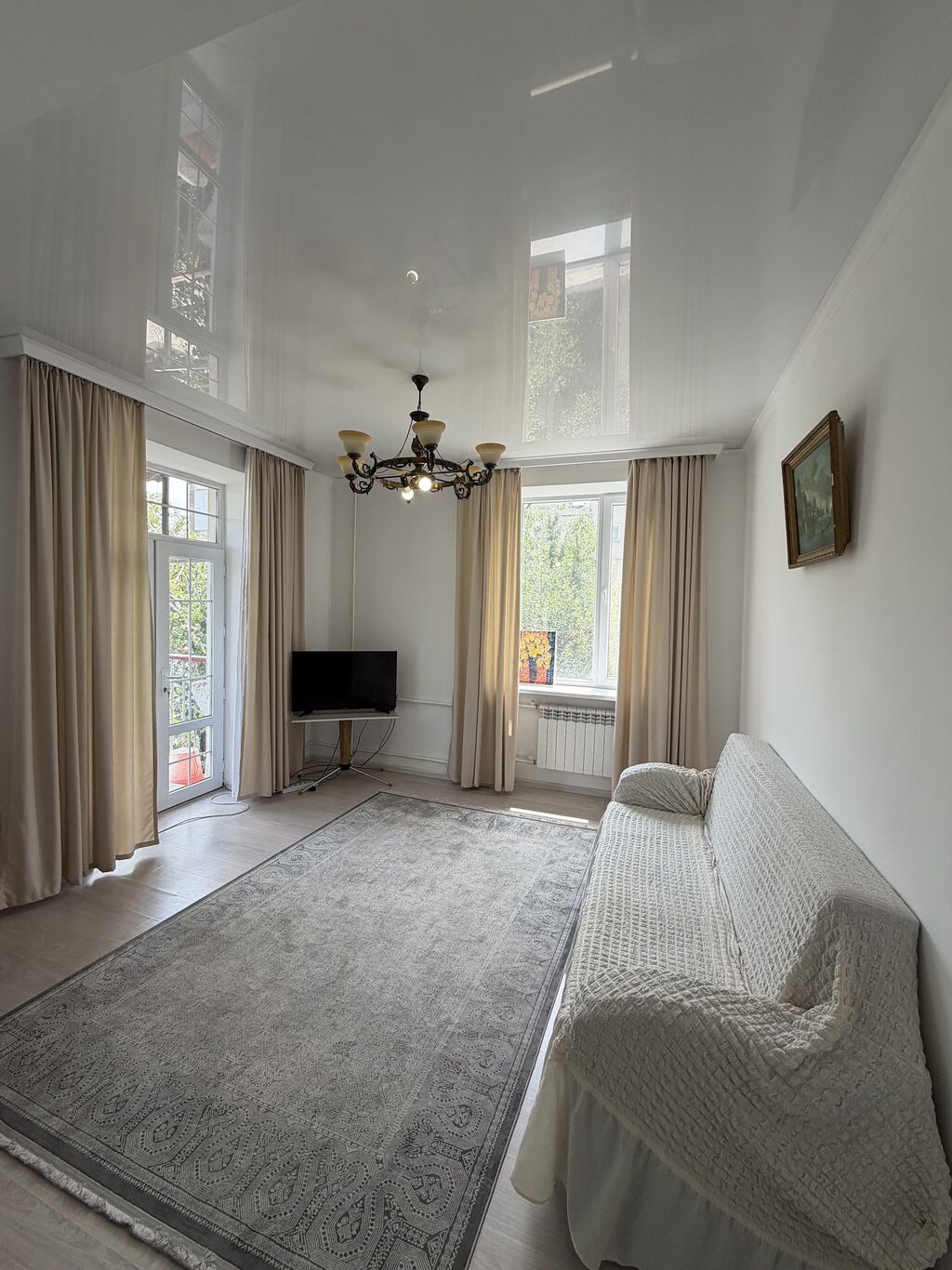 Студия, 45 м², Сталинка, 3 этаж, Евроремонт: фото 1