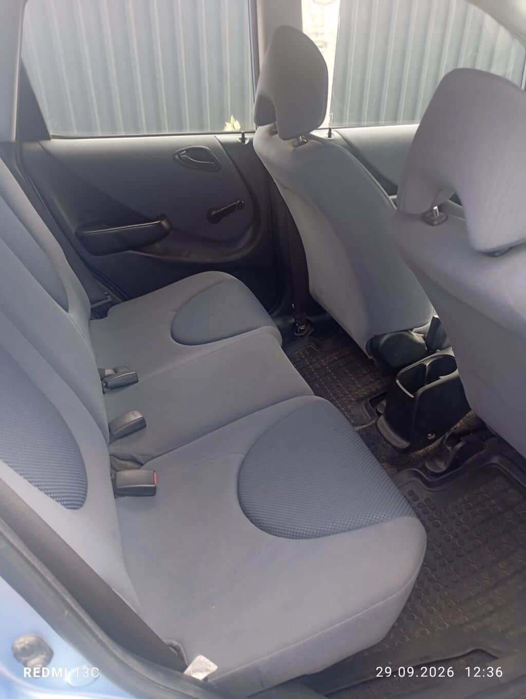 Honda Jazz: 2003 г., 1.3 л, Механика, Бензин, Хэтчбэк: фото 5