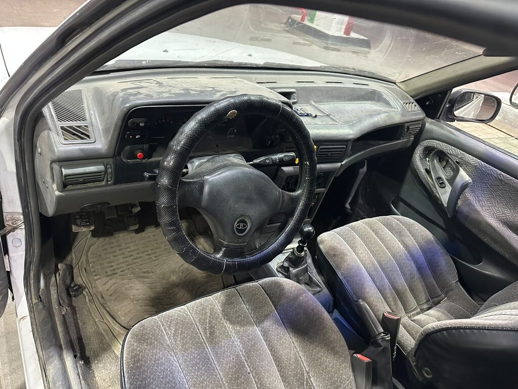 Daewoo Nexia: 1997 г., 1.5 л, Механика, Бензин, Седан: фото 5
