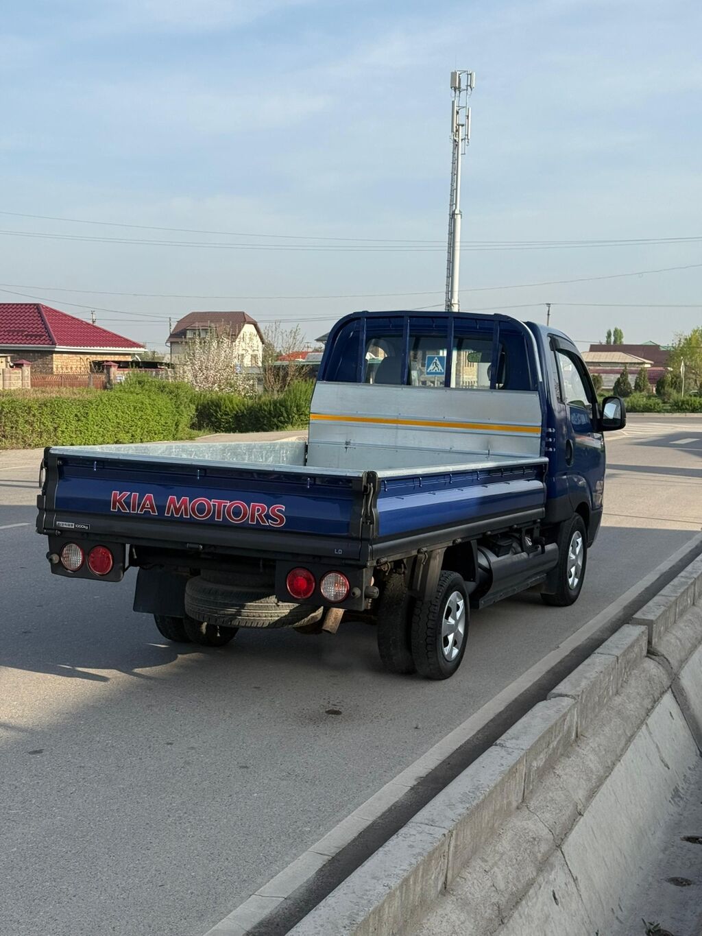 Kia Bongo 3 В хорошем состоянии 2.4газ Механика 5ст Пробег 96 — фото 4