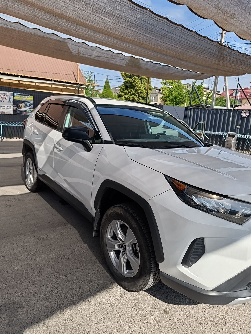 Toyota RAV4: 2020 г., 2.5 л, Автомат, Бензин, Кроссовер: фото 2
