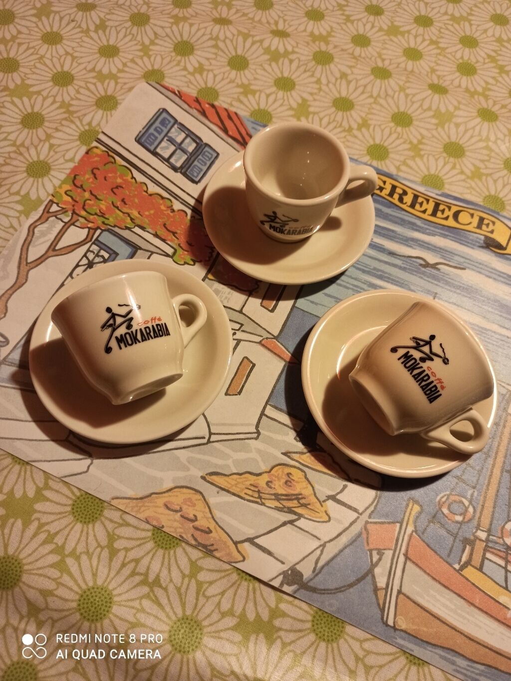 Kompleti posuđa: Tri slatke šoljice za kafu — 1