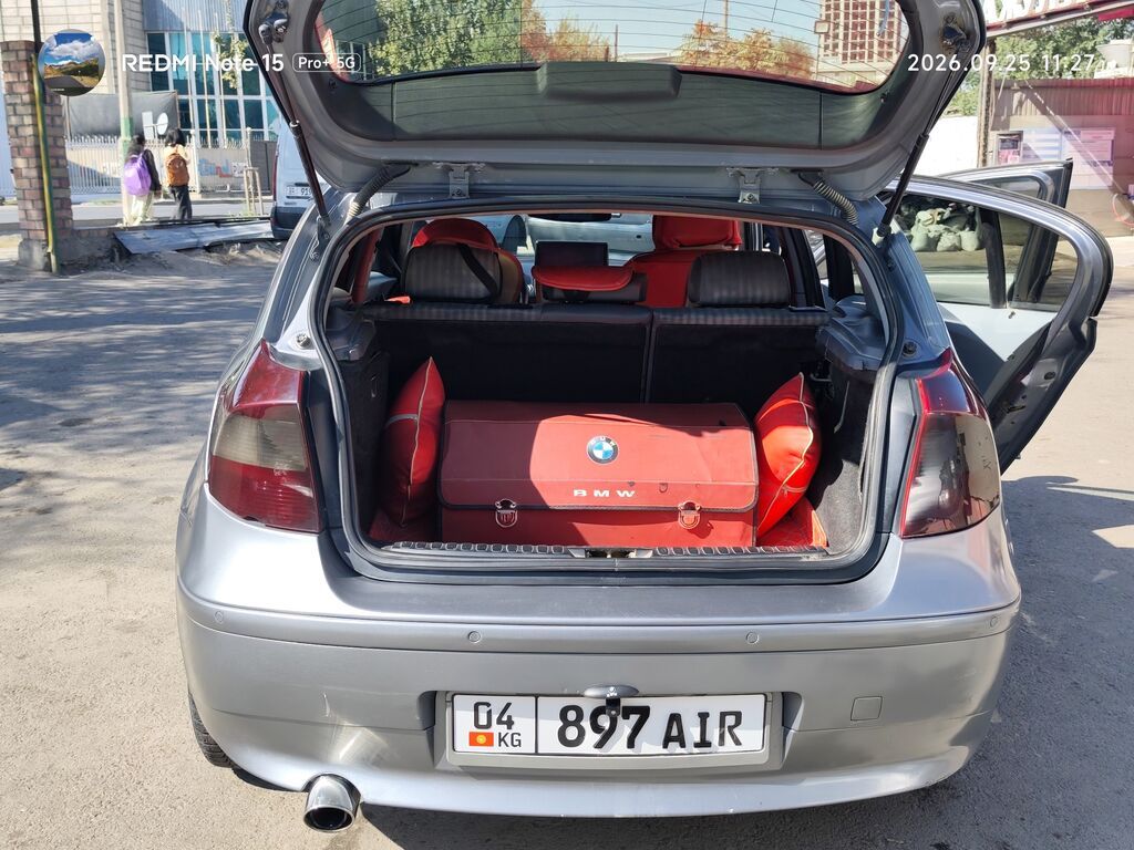 BMW 1 Series 2004 г., 2 л, автомат, хэтчбек: фото 3