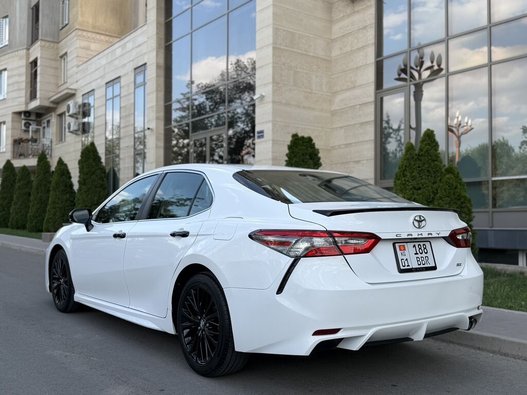 Toyota Camry: 2018 г., 2.5 л, Автомат, Бензин, Седан: фото 2