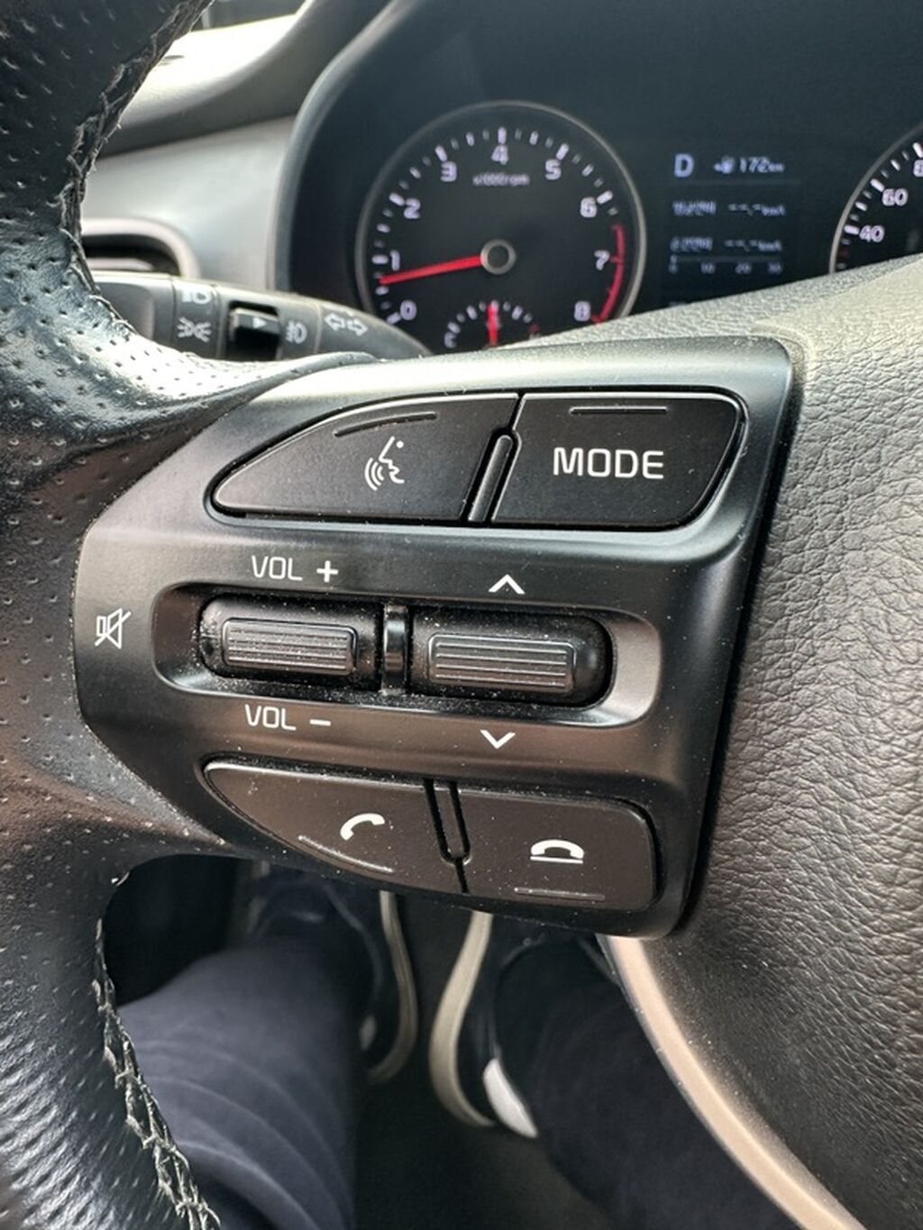 Kia Stonic: 2019 г., 1.4 л, Бензин, Кроссовер: фото 8