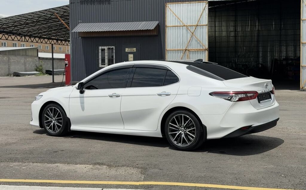 Toyota Camry: 2023 г., Автомат, Бензин, Седан: фото 4