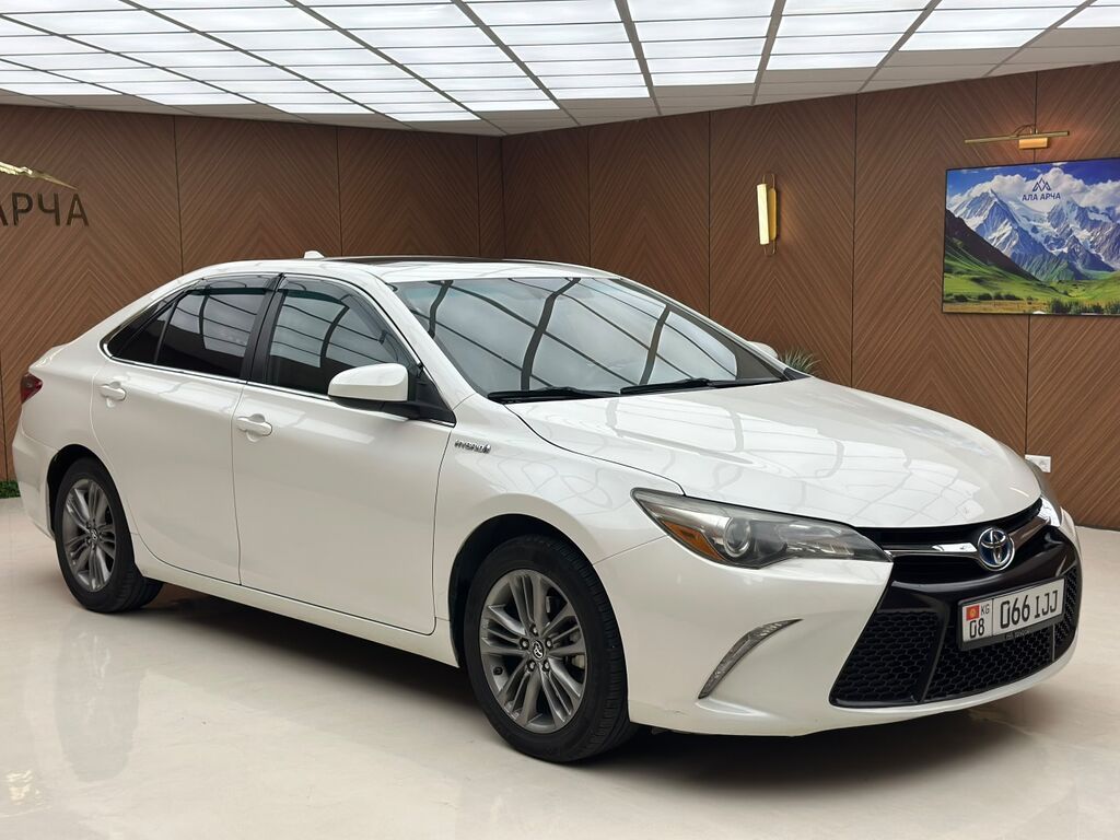 Toyota Camry: 2016 г., 2.5 л, Автомат, Гибрид, Седан: фото 2