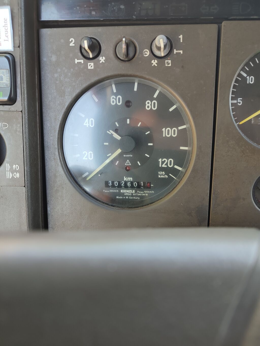 Mercedes-Benz : 1994 г., 6 л, Механика, Дизель: фото 8