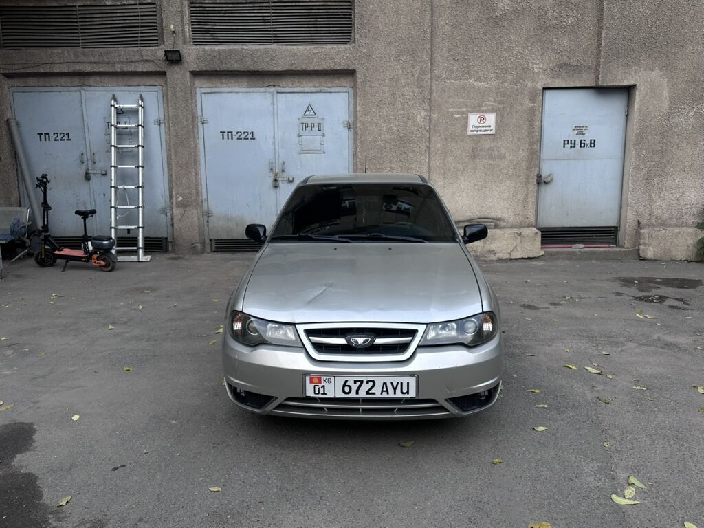 Daewoo Nexia: 2008 г., 1.6 л, Механика, Бензин, Седан: фото 3