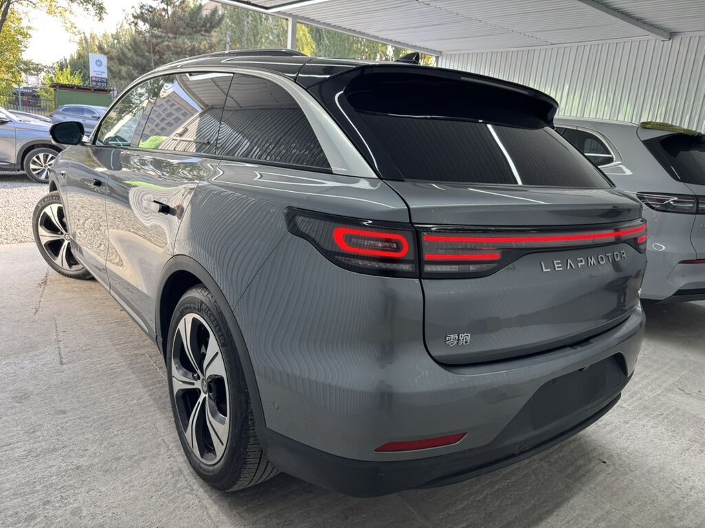 LEAPMOTOR S11 | 2022 ГОД Запас хода — 500 км Год выпуска —: фото 2