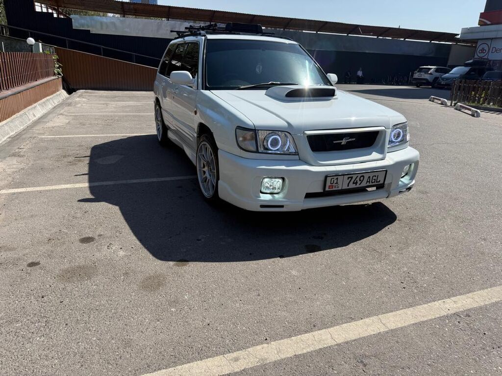 Subaru Forester: 2001 г., 2 л, Автомат, Бензин, Универсал: фото 1