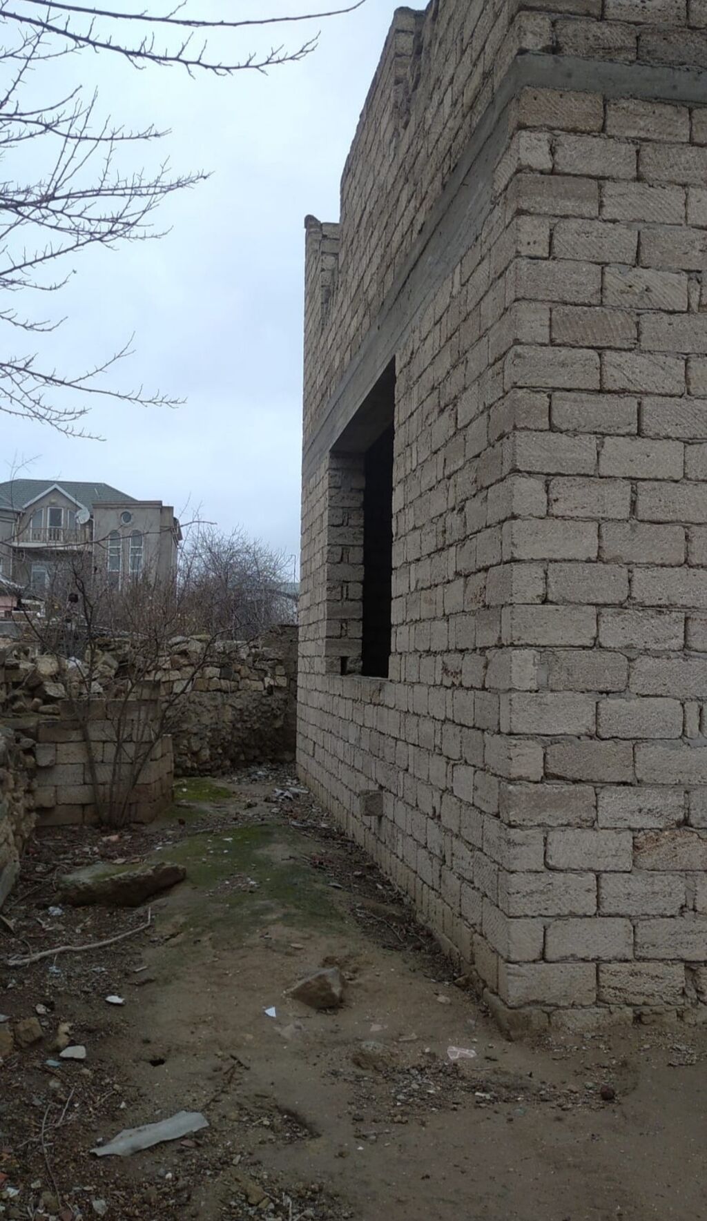 5 otaqlı, 164 kv. m, Təmirsiz