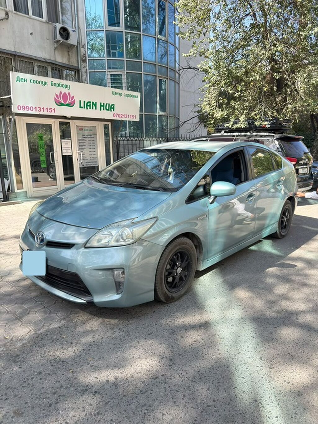 Toyota Prius: 2015 г., Вариатор, Гибрид, Хэтчбэк: фото 2