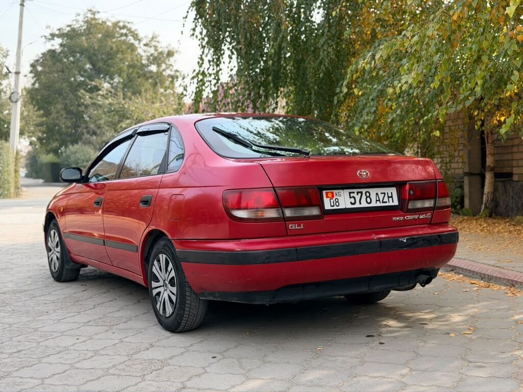 Toyota Carina E: 1992 г., 1.6 л, Механика, Бензин, Лифтбек: фото 5