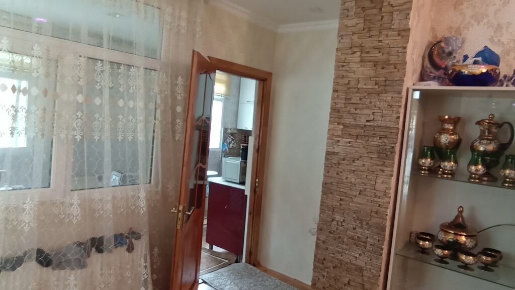 Xırdalan, 3 otaqlı, Köhnə tikili, 75 kv. m