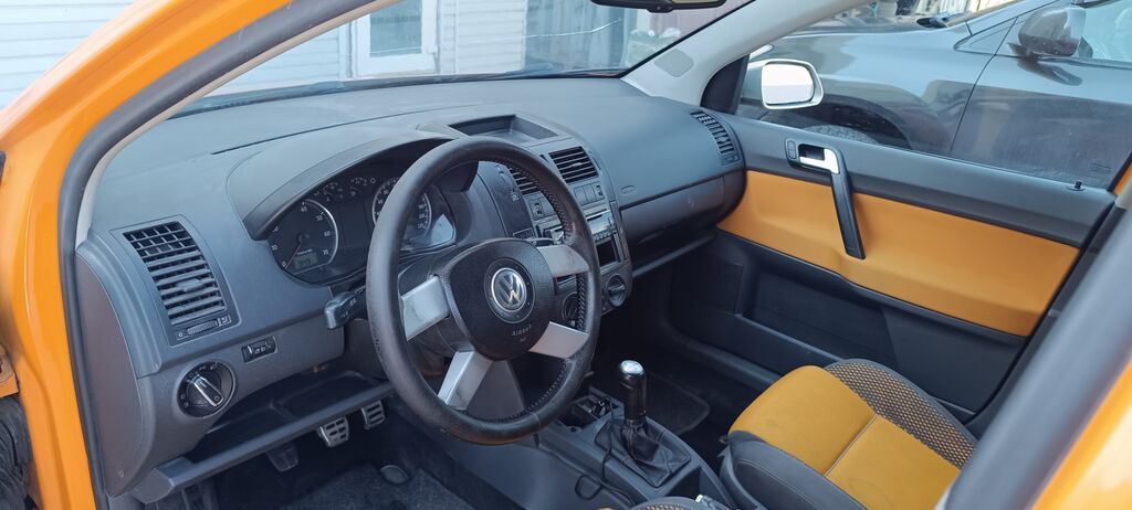 Volkswagen Polo: 2006 г., 1.2 л, Механика, Бензин, Хэтчбэк: фото 5