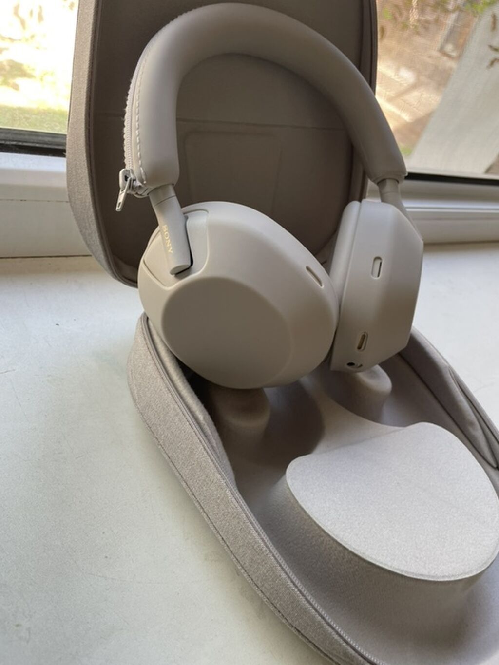 Продам Sony WH-1000XM5 (белые) Продаю Sony WH-1000XM5 в отличном: фото 4