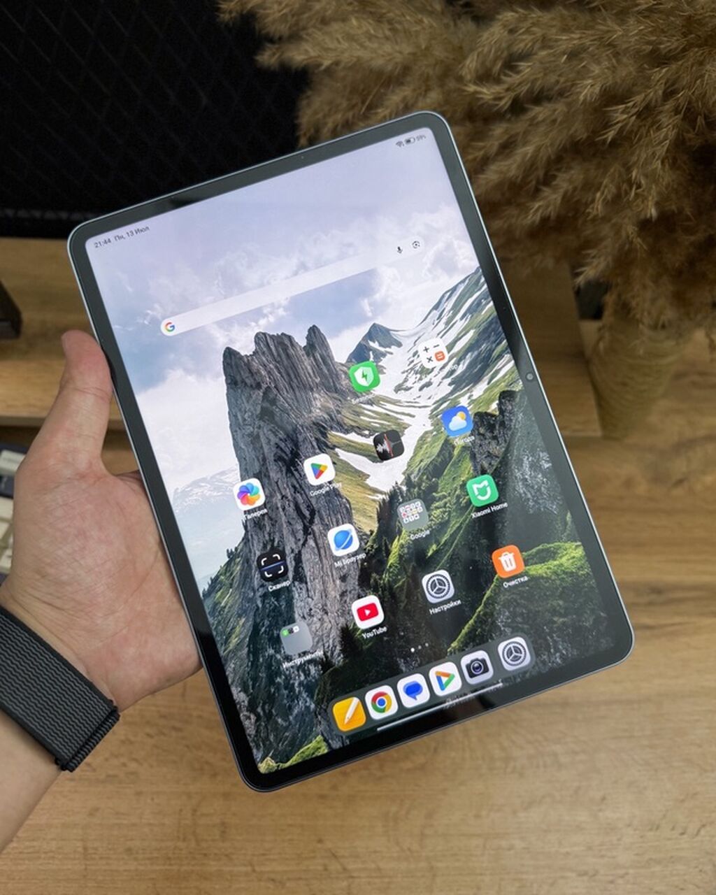 Планшет Xiaomi Pad 8 Pro с большим дисплеем и фирменным чехлом-книжкой: фото 5