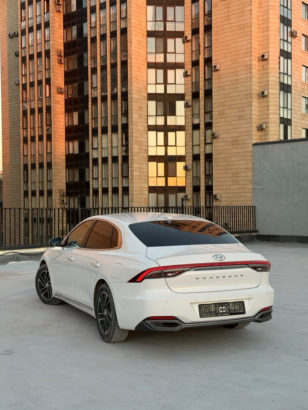 Hyundai Grandeur: 2021 г., 3 л, Автомат, Газ, Седан: фото 2