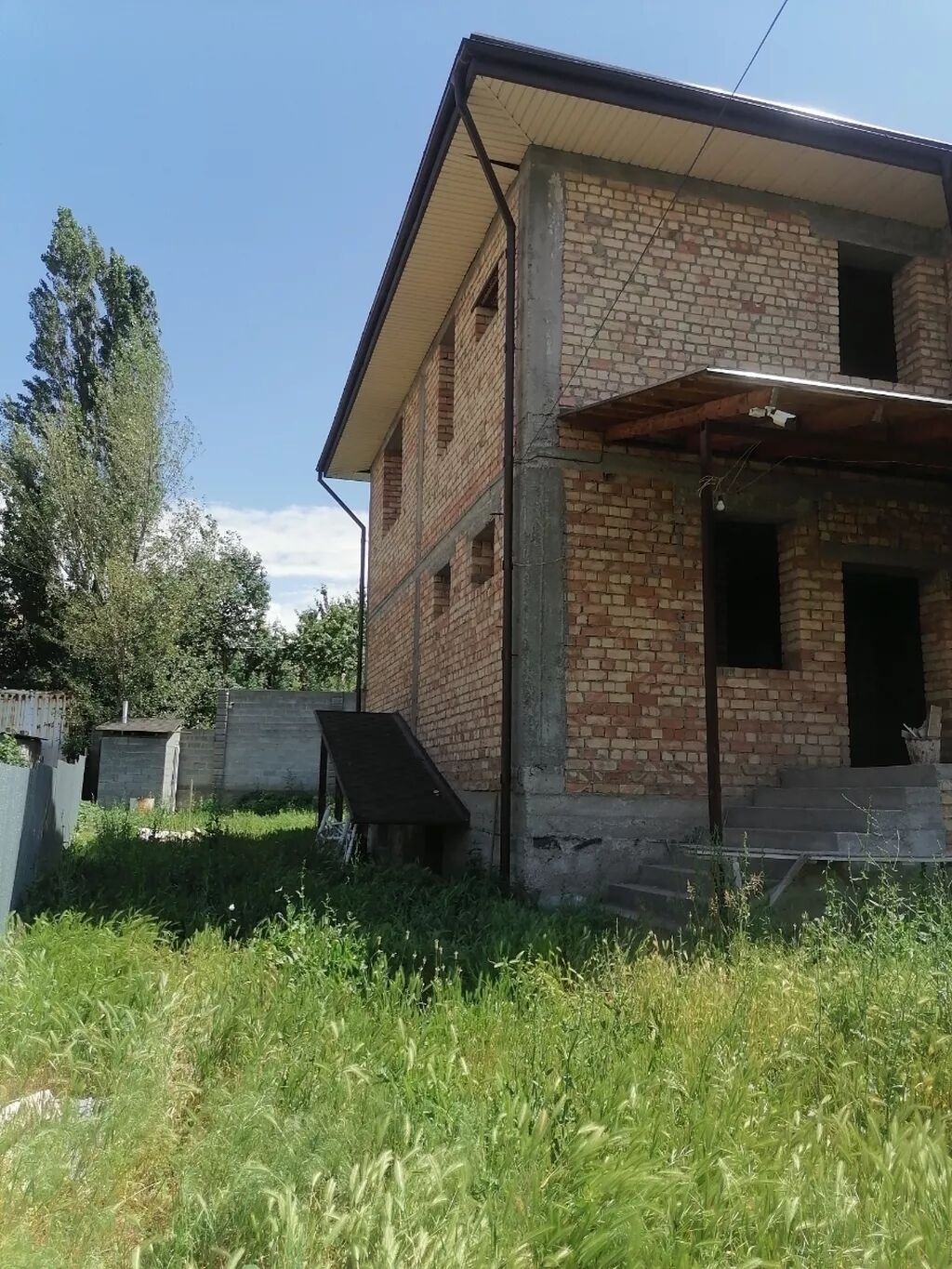 В Бишкеке продаются 2 таунхауса, участок 10 соток, три этажа, площадь: фото 8