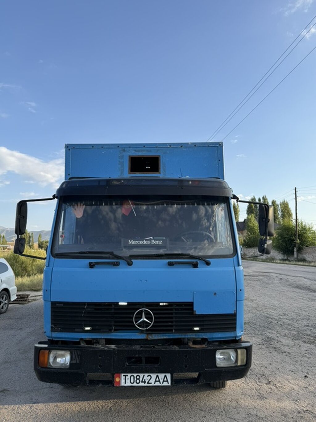 Грузовой автомобиль Mercedes-Benz 814, будка. Машина жакшы сырдакана: фото 2