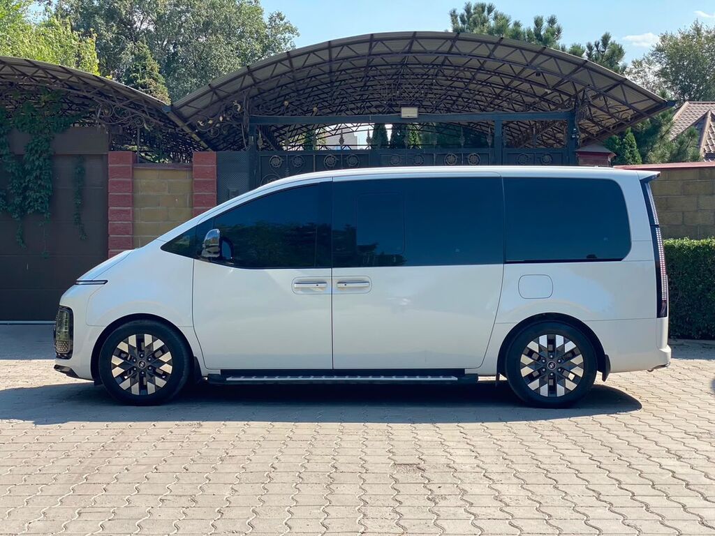 Hyundai Staria: 2022 г., 3.5 л, Автомат, Газ, Минивэн: фото 6