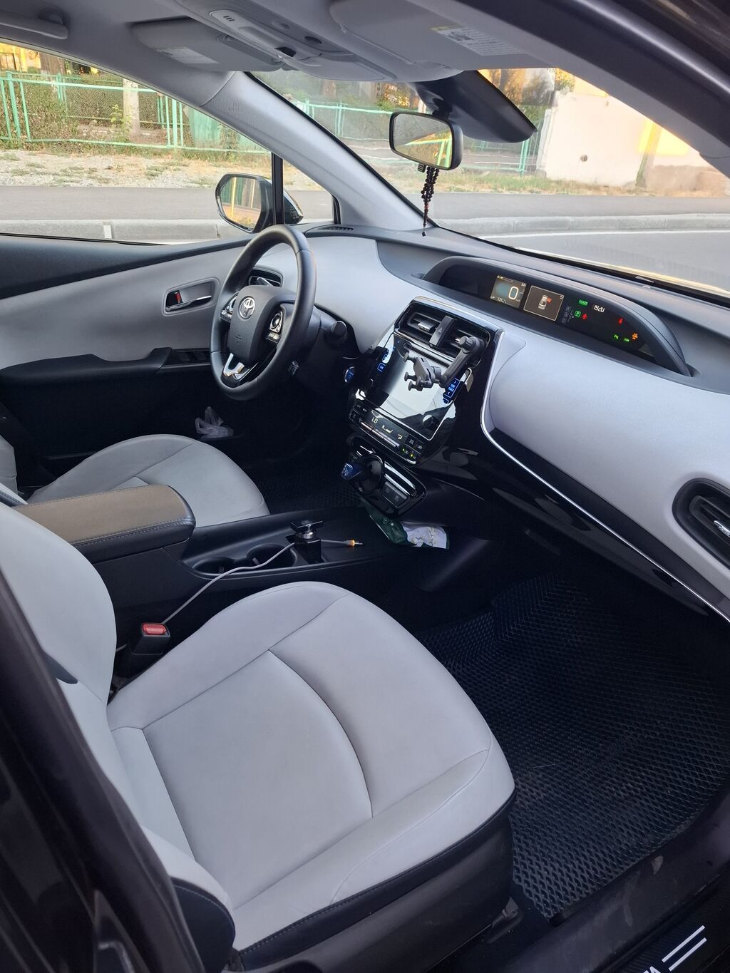 Toyota Prius: 2019 г., 1.8 л, Гибрид, Хэтчбэк: фото 7