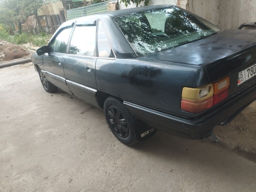 Audi 100: 1990 г., 2.3 л, Механика, Седан: фото 5