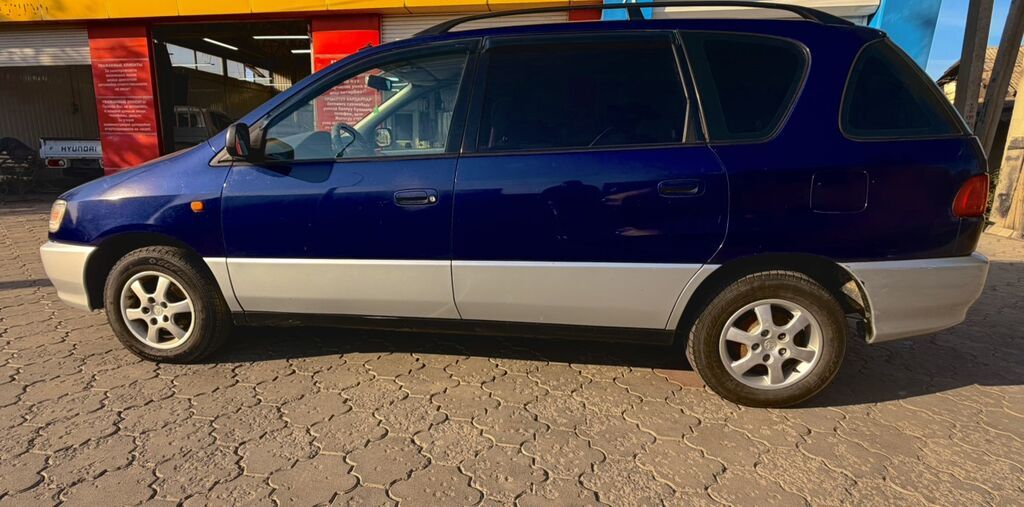 Toyota Ipsum: 1998 г., 2 л, Механика, Бензин, Минивэн: фото 4