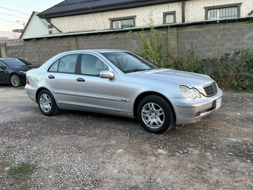 Mercedes-Benz C-Class: 2001 г., 1.8 л, Механика, Бензин, Седан: фото 2