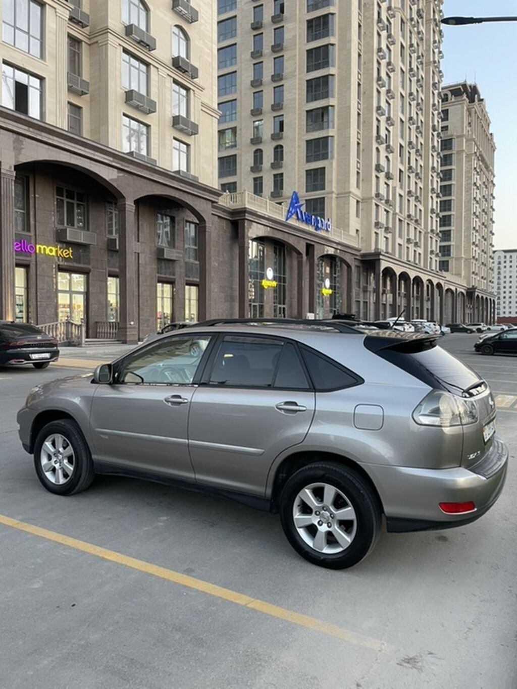 Lexus RX: 2005 г., 3.3 л, Автомат, Бензин, Кроссовер: фото 4