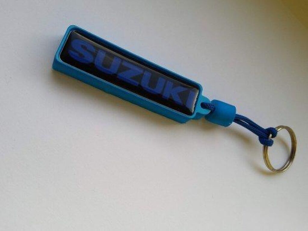 Privesci za ključeve: Suzuki - privezak za ključeve - 828 📌 opis: sunđerasti privezak za na lalafo.rs Privesci za ključeve: Suzuki - privezak za ključeve - 828 📌 opis: sunđerasti privezak za