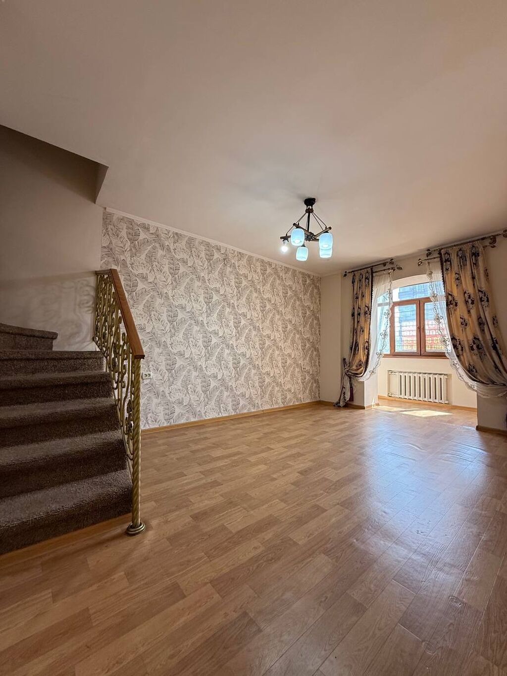 3 комнаты, 73 м², Золотой квадрат Индивидуалка, 5 этаж, Косметический ремонт: фото 2