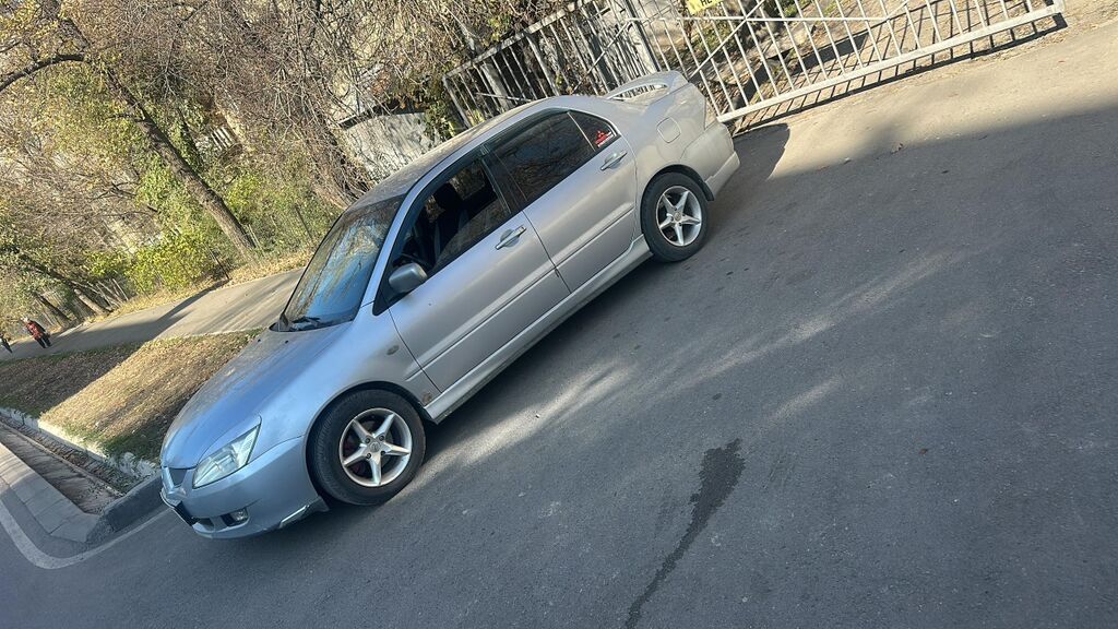 Mitsubishi Lancer: 2004 г., 1.6 л, Механика, Бензин, Седан: фото 6