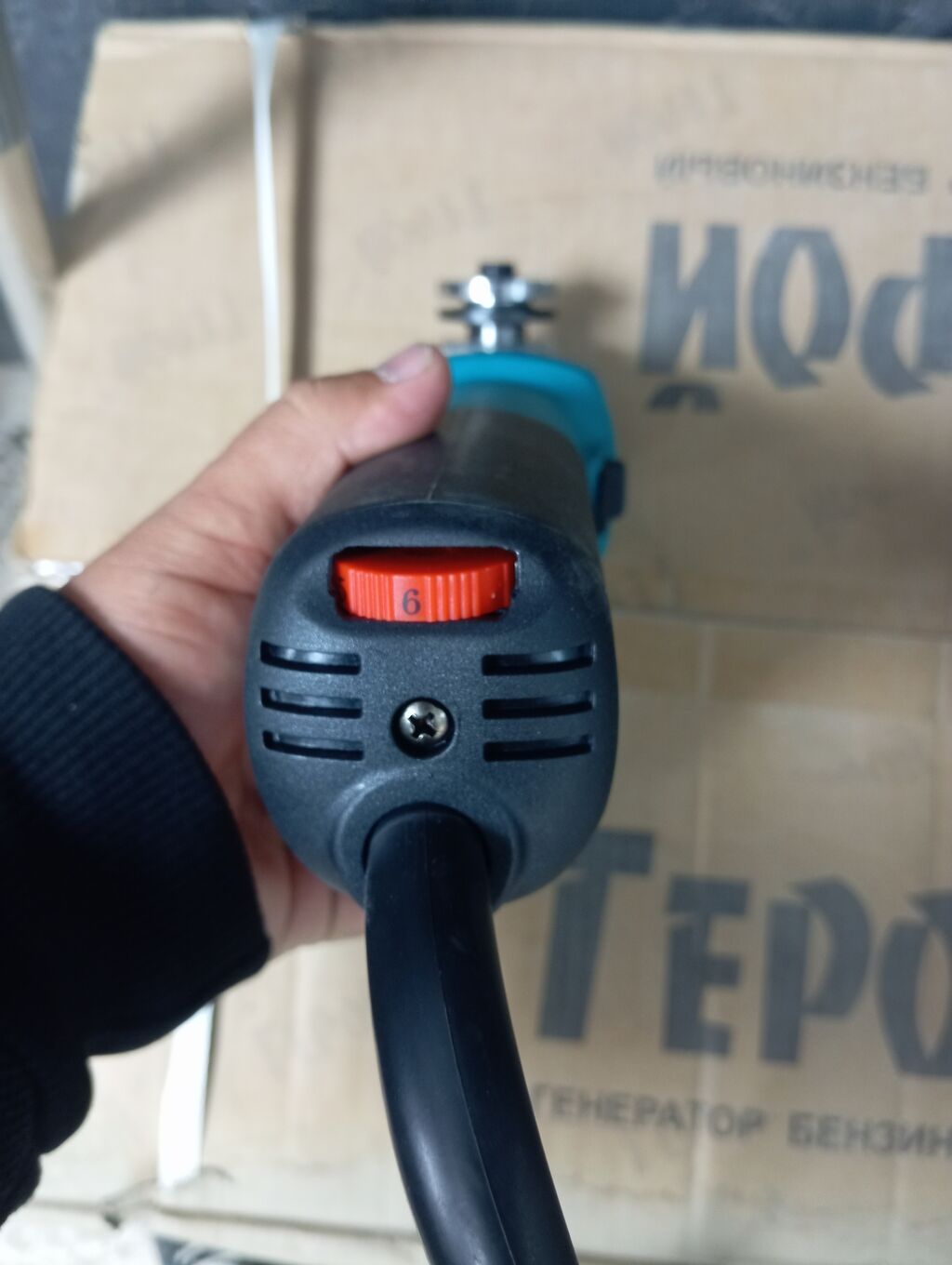 Углошлифовальная машина (болгарка) Makita 9555HN - Мощность: 840 Вт -: фото 4