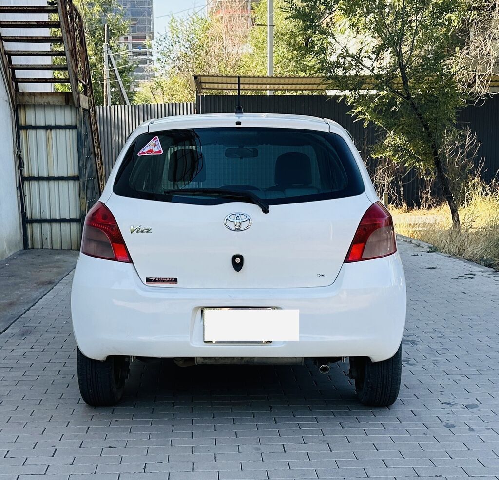 Toyota Vitz: 2006 г., 1.3 л, Автомат, Бензин, Хэтчбэк: фото 5